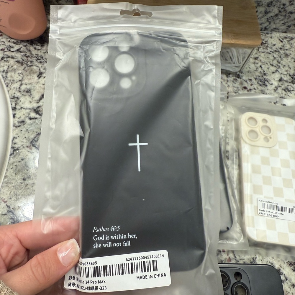 iphone 14 Pro Max cases - Picture 2 of 6